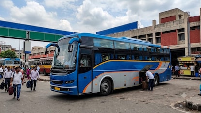 কলকাতা থেকে বাসে চেপেই এবার সরাসরি যাওয়া যাবে দিল্লি, চেন্নাই, বেঙ্গালুরু (Representative/AI Image) কলকাতা থেকে বাসে চেপেই এবার সরাসরি যাওয়া যাবে দিল্লি, চেন্নাই, বেঙ্গালুরু (Representative/AI Image)