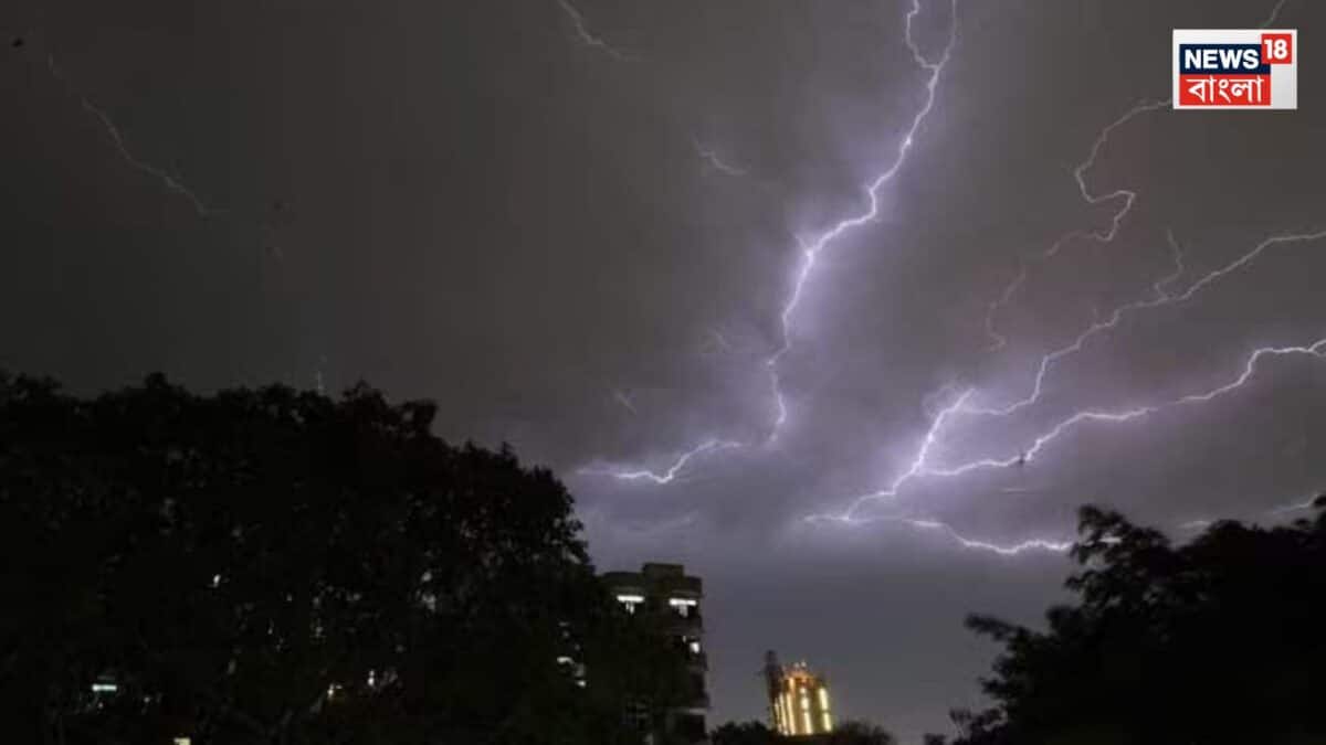 Rain In Kolkata: এগোচ্ছে বঙ্গোপসাগরের নিম্নচাপ, রঙ বদলাবে কয়েক ঘণ্টায়, ধেয়ে আসছে ঝড়-বাদল, ইয়েলো অ্যালার্ট এল কলকাতায়