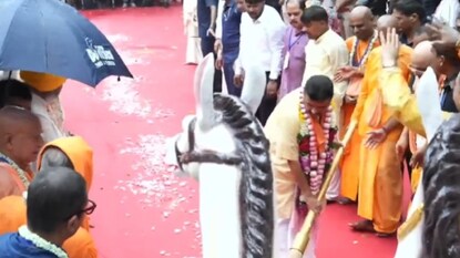 ইসকনের রথের উদ্বোধন ইসকনের রথের উদ্বোধন