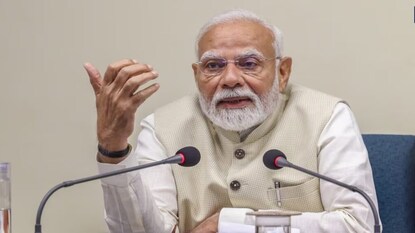 ৪ ঘণ্টা ধরে শীর্ষ আমলাদের ক্লাস নিলেন প্রধানমন্ত্রী মোদি
