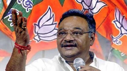 সভাপতির বর্ষপূর্তিতে সোশ্যাল মিডিয়ায় কী লিখলেন শমীক ভট্টাচার্য?
