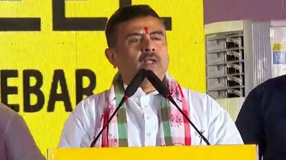 শিল্পে গুন্ডামিতে ‘জিরো টলারেন্স’, বললেন মুখ্যমন্ত্রী শিল্পে গুন্ডামিতে ‘জিরো টলারেন্স’, বললেন মুখ্যমন্ত্রী