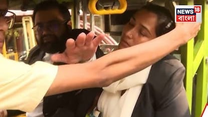 গতকাল থানা থেকে বেরিয়ে জ্ঞান হারান অপরূপা গতকাল থানা থেকে বেরিয়ে জ্ঞান হারান অপরূপা