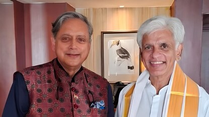 Arjuna Ranatunga : এই ছবিতে শশী থারুরের সঙ্গে বিশ্বকাপজয়ী ক্যাপ্টেন! চিনতেই পারছেন না বহু মানুষ, আপনি পারছেন? অপারেশন বদলে দিল চেহারা
