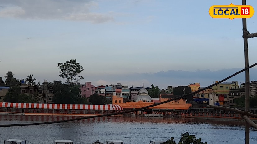Tarakeswar Tour Guide: প্রথমবার তারকেশ্বরে জল ঢালতে যাচ্ছেন? ব্যাগে রেখে দিন ‘এই’ জিনিসটি, দীর্ঘ লাইনে দাঁড়িয়েও থাকবে ভরপুর এনার্জি Tarakeswar Tour Guide: প্রথমবার তারকেশ্বরে জল ঢালতে যাচ্ছেন? ব্যাগে রেখে দিন ‘এই’ জিনিসটি, দীর্ঘ লাইনে দাঁড়িয়েও থাকবে ভরপুর এনার্জি