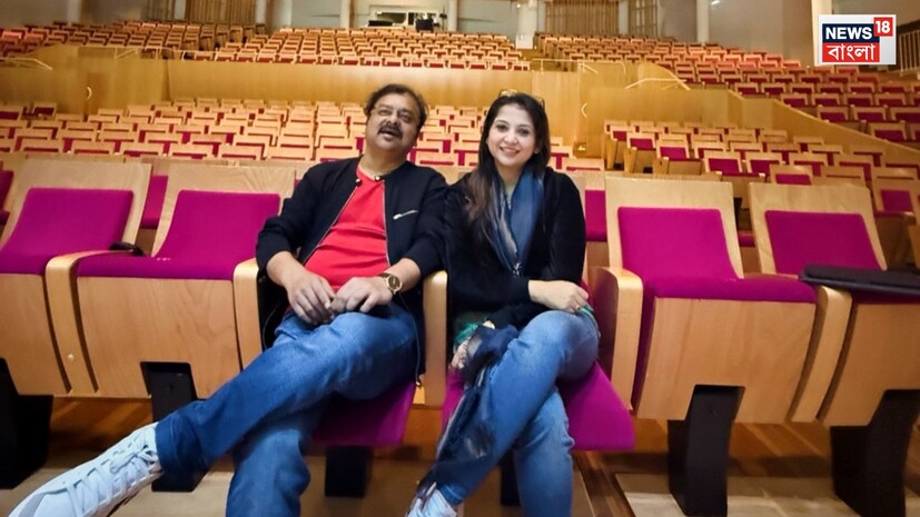 ২০১০ সাল নাগাদ তাঁদের ডিভোর্সের খবর রটেছিল৷ এমনকী তাঁদের সংসারে অশান্তি রয়েছে, এমনই রটনা ছিল৷ যদিও সেই গুঞ্জনকে উড়িয়ে দেন গায়িকা। একাধিক সাক্ষাৎকারে স্বামীকে নিয়ে কথা বলার সময় দরাজ গলায় প্রশংসা করেছেন। জানা যায়, বউয়ের স্বপ্ন উড়ান যাতে আরও উচ্চতা পায় তাই নিজের কেরিয়ারকে বলিদান দিতেও পিছ পা হননি পার্থসারথি। এমনকী, গান নিয়ে কৌশিকি ব্যাস্ত থাকলে, একমাত্র ছেলেকেও সামলেছেন পার্থসারথি। ২০১০ সাল নাগাদ তাঁদের ডিভোর্সের খবর রটেছিল৷ এমনকী তাঁদের সংসারে অশান্তি রয়েছে, এমনই রটনা ছিল৷ যদিও সেই গুঞ্জনকে উড়িয়ে দেন গায়িকা। একাধিক সাক্ষাৎকারে স্বামীকে নিয়ে কথা বলার সময় দরাজ গলায় প্রশংসা করেছেন। জানা যায়, বউয়ের স্বপ্ন উড়ান যাতে আরও উচ্চতা পায় তাই নিজের কেরিয়ারকে বলিদান দিতেও পিছ পা হননি পার্থসারথি। এমনকী, গান নিয়ে কৌশিকি ব্যাস্ত থাকলে, একমাত্র ছেলেকেও সামলেছেন পার্থসারথি।