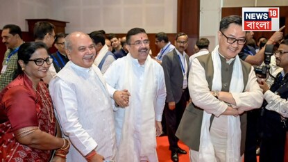 হাল্কা মেজাজে মুখ্যমন্ত্রী শুভেন্দু অধিকারী হাল্কা মেজাজে মুখ্যমন্ত্রী শুভেন্দু অধিকারী