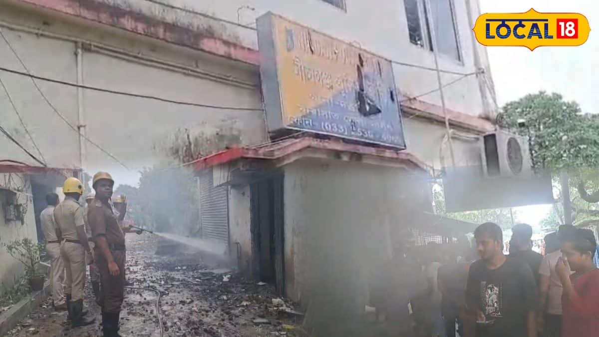 নীলগঞ্জ পুলিশ ফাঁড়িতে বাজি বিস্ফোরণ, আতঙ্ক