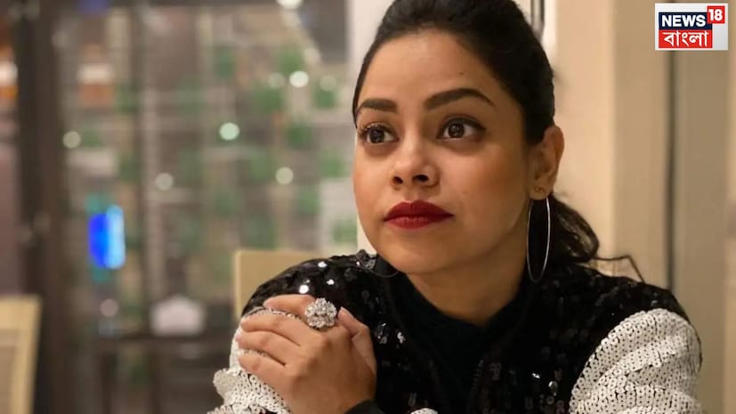 এন্ডোমেট্রিওসিস কী? এটি হল একটি দীর্ঘস্থায়ী অবস্থা যেখানে জরায়ুর আস্তরণের মতো টিস্যু এর বাইরে বৃদ্ধি পায়।(যেমন ডিম্বাশয়, ফ্যালোপিয়ান টিউব বা শ্রোণীচক্রে)। এর কারণে জ্বালাভাব, ক্ষতচিহ্ন এবং তীব্র ব্যথা হয়। এর জন্য কী সমস্যা হয়? তীব্র পরিয়ডের ব্যথা, যৌন মিলনের সময় বা পরে ব্যথা, অতিরিক্ত রক্তপাত এবং বন্ধ্যাত্ব পর্যন্ত হতে পারে এই ফলে৷ এর কোনও নিরাময় নেই, তবে পেইনকিলার, হরমোন থেরাপি বা অস্ত্রোপচারের মাধ্যমে উপসর্গগুলো নিয়ন্ত্রণ করা হয়। এন্ডোমেট্রিওসিস কী? এটি হল একটি দীর্ঘস্থায়ী অবস্থা যেখানে জরায়ুর আস্তরণের মতো টিস্যু এর বাইরে বৃদ্ধি পায়।(যেমন ডিম্বাশয়, ফ্যালোপিয়ান টিউব বা শ্রোণীচক্রে)। এর কারণে জ্বালাভাব, ক্ষতচিহ্ন এবং তীব্র ব্যথা হয়। এর জন্য কী সমস্যা হয়? তীব্র পরিয়ডের ব্যথা, যৌন মিলনের সময় বা পরে ব্যথা, অতিরিক্ত রক্তপাত এবং বন্ধ্যাত্ব পর্যন্ত হতে পারে এই ফলে৷ এর কোনও নিরাময় নেই, তবে পেইনকিলার, হরমোন থেরাপি বা অস্ত্রোপচারের মাধ্যমে উপসর্গগুলো নিয়ন্ত্রণ করা হয়।