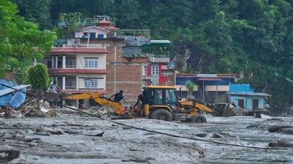 উদ্ধার কাজে বাড়ল সেনার সংখ্যা
