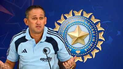 দায়িত্ব থেকে সরলেন অজিত আগরকার।