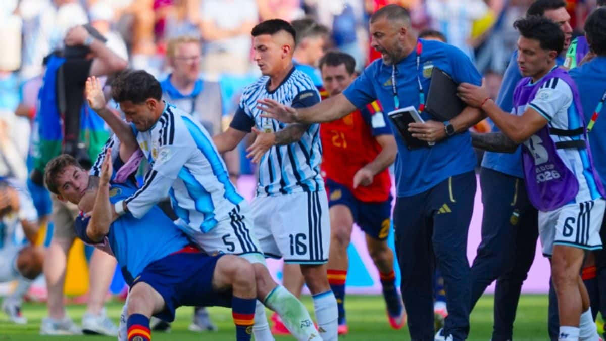 Argentina Players Under Big Punishment: বিশ্বকাপের ফাইনালের ঘটনায় রেগে আগুন FIFA, আর্জেন্টিনাকে দিল চরম কঠোর শাস্তি, নির্বাসন ও মোটা জরিমানা