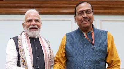 প্রথমবার বিজেপি সাংসদ হিসেবে মোদির সঙ্গে সুখেন্দুশেখর রায়ের সাক্ষাৎ প্রথমবার বিজেপি সাংসদ হিসেবে মোদির সঙ্গে সুখেন্দুশেখর রায়ের সাক্ষাৎ