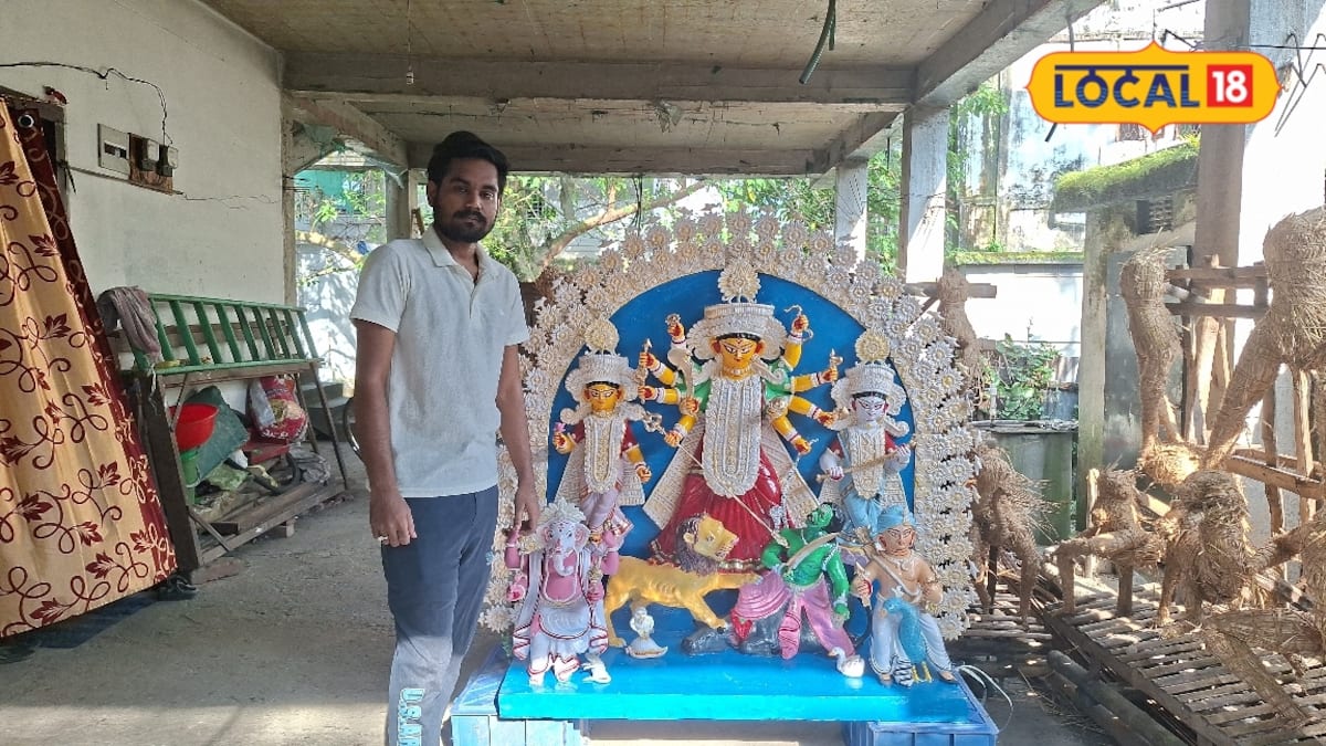 শিলিগুড়ির শিল্পীর দুর্গা প্রতিমা পাড়ি দিচ্ছে দক্ষিণ কোরিয়ায়
