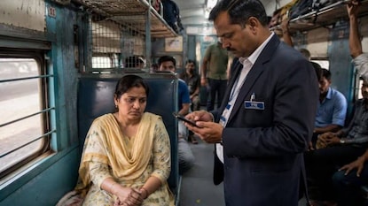 ট্রেনে টিকিট ছাড়া ভ্রমণ ও সংরক্ষিত কামরায় অনধিকার প্রবেশে বাড়ল জরিমানা (Representative/AI Image) ট্রেনে টিকিট ছাড়া ভ্রমণ ও সংরক্ষিত কামরায় অনধিকার প্রবেশে বাড়ল জরিমানা (Representative/AI Image)