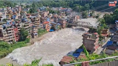 নেপালে ভয়াবহ হড়পা বান নেপালে ভয়াবহ হড়পা বান