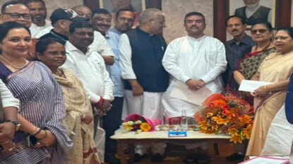 এনসিপিআই সাংসদদের সঙ্গে বৈঠকে মুখ্যমন্ত্রী শুভেন্দু অধিকারী৷ এনসিপিআই সাংসদদের সঙ্গে বৈঠকে মুখ্যমন্ত্রী শুভেন্দু অধিকারী৷