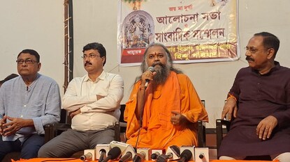 পুজোর কার্নিভাল নিয়ে কী মত বিশ্ব হিন্দু পরিষদের?