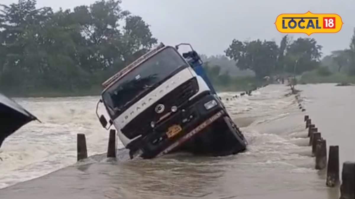 গন্ধেশ্বরীর তাণ্ডবে প্লাবিত মানকানালি সেতু, আটকে গেল ট্রাক