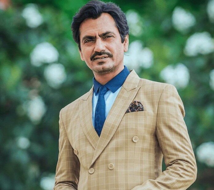 নওয়াজউদ্দিন আরও স্বীকার করেছেন যে, তিনি জানতেন এই বইটি মানুষকে অসন্তুষ্ট করতে পারে, কিন্তু তারপরেও তিনি নাম উল্লেখ করার সিদ্ধান্ত নেন। বইটি প্রত্যাহার করার আগে তিনি বলেছিলেন, তিনি যা সত্য বলে মনে করেন তা যদি না বলেন, তবে আত্মজীবনী লেখার কোনও অর্থ হয় না। তিনি স্বীকার করেছেন যে মানুষ তার ওপর ক্ষুব্ধ হতে পারে, কিন্তু তিনি বলেন যে, তিনি নাম উল্লেখ করবেন কি না, তা নিয়ে সিদ্ধান্ত নিতে যথেষ্ট সময় ব্যয় করেছেন এবং শেষ পর্যন্ত তা করার সিদ্ধান্ত নেন। ছবি: ইনস্টাগ্রাম