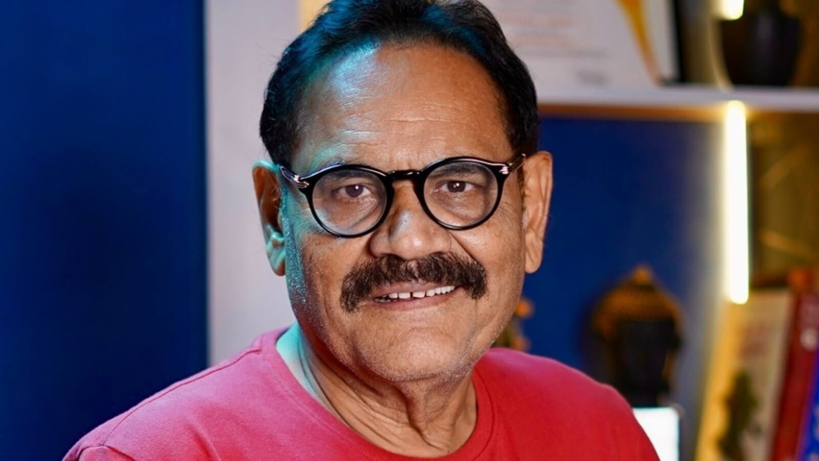 মুশতাক খান ৩০ বছরেরও বেশি সময় ধরে তাঁর কেরিয়ারে যে ভূমিকাগুলি তিনি অভিনয় করেছেন তা সম্পূর্ণ নতুন স্তরে নিয়ে গেছেন। 'আশিকি', 'দিল হ্যায় কি মানতা না', 'সড়ক', 'কালিয়া', 'কাবজা', 'বাপ নম্বরি বেটা দশ নম্বরি', 'আদমি' এবং 'গুনাহ'-এর মতো নব্বই দশকের বহু সুপারহিট ছবিতে তিনি গুরুত্বপূর্ণ ভূমিকায় অভিনয় করেছেন। মুশতাক খান ৩০ বছরেরও বেশি সময় ধরে তাঁর কেরিয়ারে যে ভূমিকাগুলি তিনি অভিনয় করেছেন তা সম্পূর্ণ নতুন স্তরে নিয়ে গেছেন। 'আশিকি', 'দিল হ্যায় কি মানতা না', 'সড়ক', 'কালিয়া', 'কাবজা', 'বাপ নম্বরি বেটা দশ নম্বরি', 'আদমি' এবং 'গুনাহ'-এর মতো নব্বই দশকের বহু সুপারহিট ছবিতে তিনি গুরুত্বপূর্ণ ভূমিকায় অভিনয় করেছেন।