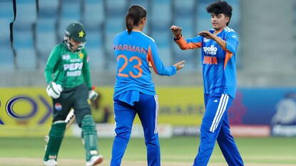 India vs Pakistan : চার ওভার, সাত রান, তিন উইকেট, পাকিস্তানের কোমর ভেঙে দিল কে জানেন? একাই একশো এই বোলার
