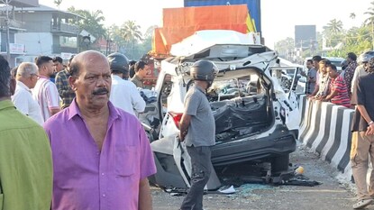 কেরলে দাঁড়িয়ে থাকা লরিতে গাড়ির ধাক্কা ! তামিলনাডুর ৮ ইঞ্জিনিয়ারিং পড়ুয়ার মৃত্যু