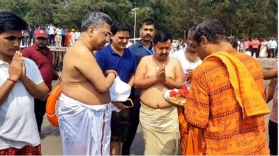 গঙ্গাসাগরে পুজো দিলেন নিতিন নবীন করলেন বড় ঘোষণা