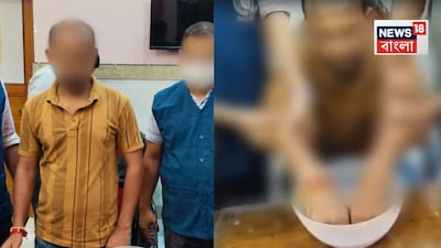 ঘুষ নিতে গিয়ে হাতেনাতে পাকড়াও 