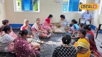 হস্তশিল্পকে বাণিজ্যিক রূপ দিয়ে মহিলাদের আত্মনির্ভর করতে শুরু হল ‘প্রোজেক্ট মাতঙ্গিনী’ হস্তশিল্পকে বাণিজ্যিক রূপ দিয়ে মহিলাদের আত্মনির্ভর করতে শুরু হল ‘প্রোজেক্ট মাতঙ্গিনী’