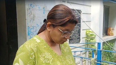 পুলিশের জালে মহিলা