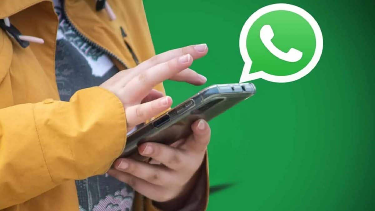WhatsApp-এ বড় বদল! সন্তান অচেনা কোনও গ্রুপে যোগ দিলেই ফোনে অ্যালার্ট পাবেন বাবা-মা WhatsApp-এ বড় বদল! সন্তান অচেনা কোনও গ্রুপে যোগ দিলেই ফোনে অ্যালার্ট পাবেন বাবা-মা