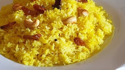 বাসন্তী পোলাও কীভাবে ঝরঝরে বানাবেন? পোলাও দলা পাকিয়ে গেলেই বা কী করবেন? জানুন পারফেক্ট রান্নার টিসপ