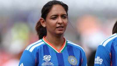 অধিনায়কত্ব ছাড়লেন হরমনপ্রীত কউর