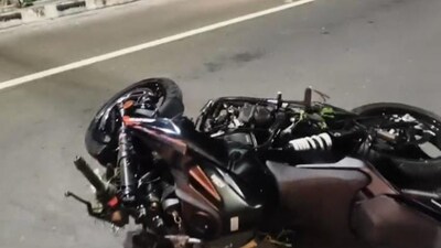 কল্যাণী এক্সপ্রেসওয়েতে দুর্ঘটনার কবলে বাইক৷ 