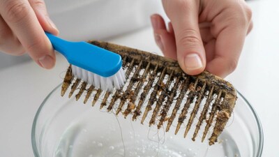 Sparkling Clean Combs: Mix 'This' in Hot Water for an Easy Shine!