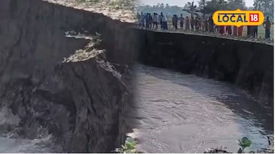 পদ্মার ভাঙনে বিপন্ন দুর্গামণ্ডপ