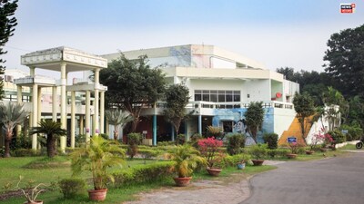 SRFTI-তে বহিরাগতদের জমায়েত ঘিরে উত্তেজনা