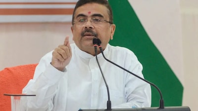 এদিনের মউ চুক্তির অনুষ্ঠানে সভাপতিত্ব করেন মুখ্যমন্ত্রী শুভেন্দু অধিকারী৷ উপস্থিত ছিলেন, কেন্দ্রীয় অসামরিক বিমান পরিবহণ মন্ত্রী কিঞ্জারাপু রামমোহন নাইডু এবং রাজ্য ও কেন্দ্রের একাধিক মন্ত্রী এবং শীর্ষ আধিকারিকরা। চার নতুন বিমানবন্দর নিয়েও একাধিক বড় ঘোষণা করলেন মন্ত্রী৷ 