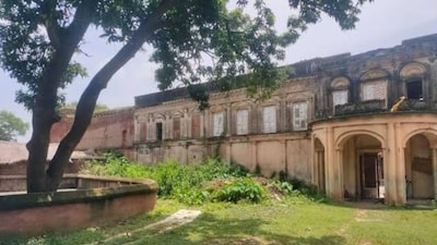 ঘন জঙ্গলের বুকেই ৪০০ বছরের দুর্গাপুজো