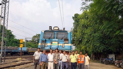 Major success for Eastern Railway! Electrification completed from Budge Budge to FCI and HPCL siding
