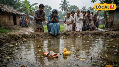 মুর্শিদাবাদের ভরতপুর ও সালারে জলে ডুবে দুই শিশুর মৃত্যুর পর কান্দি মহকুমা হাসপাতাল মর্গের সামনে শোকস্তব্ধ পরিবার ও প্রতিবেশীরা (ছবিঃ এআই)