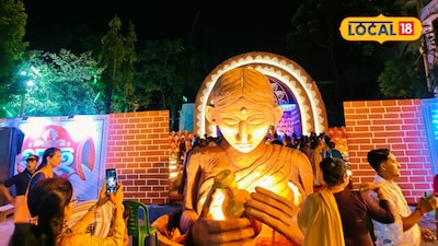 থিমের মণ্ডপগুলিতে উপচে পড়ছে ভিড়