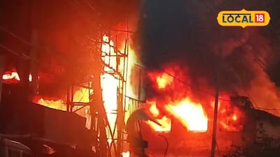 নাগেরবাজারের বাবুতলা এলাকায় ট্রান্সফরমার থেকে বিধ্বংসী আগুন