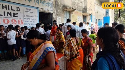 Food Fair: ২ টাকার বিরিয়ানি খেতে লম্বা লাইন, কয়েন হাতে অপেক্ষায় শিক্ষক, অভিভাবকরা! মুড়ি-মুড়কির মতো বিক্রি হল মোয়া, মালপোয়া, ফুচকা