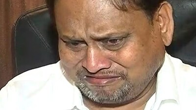 কেঁদে ভাসালেন হুমায়ুন কবীর