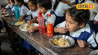 পুজোর ছুটির আগে মিড ডে মিলে এলাহি আয়োজন