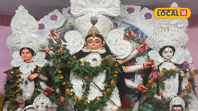 দুর্গাপুজোয় এখনও নিষ্ঠাভরে মেনে চলা হয় সব নিয়ম