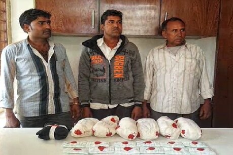 શામળાજી પાસે રૂ.30લાખના ચરસ સાથે 3ની ધરપકડ,દિલ્હીથી ભરૂચ લઇ જવાતો હતો શામળાજી પાસે રૂ.30લાખના ચરસ સાથે 3ની ધરપકડ,દિલ્હીથી ભરૂચ લઇ જવાતો હતો