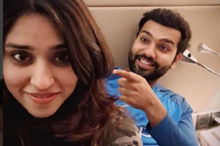 રોહિત શર્મા (Rohit Sharma) રોહિત શર્મા સર્વશ્રેષ્ઠ અને રેર બેટ્સમેનમાંથી એક છે. તેમના ટાઈમિંગ અને અલગ એક્સ્પ્લોસિવ પાવરને કારણે તેમને હિટમેન નામ આપવામાં આવ્યું છે. તેઓ એકમાત્ર એવા બેટ્સમેન છે, જેમણે એક કેપ્ટન તરીકે 4 IPL ટ્રોફી સાથે સીમિત ઓવરની મેચમાં 3 બેવડી ફટકારી છે. રોહિત શર્મા અને રિતિકા સજદેહ (Ritika sajdeh) વર્ષ 2015માં લગ્નના બંધનમાં બંધાયા હતા. રિતિકા સજદેહ બોબી સજદેહની પુત્રી છે, તેઓ મુંબઈના પોશ કોફી પરેડ ક્ષેત્રમાં એક બંગલાના માલિક છે. રિતિકા અને તેમના ભાઈ સેલિબ્રિટી મેનેજર છે, તેમના ઈન્ડસ્ટ્રીમાં ખૂબ જ સારા સંપર્ક છે. રોહિત શર્મા (Rohit Sharma) રોહિત શર્મા સર્વશ્રેષ્ઠ અને રેર બેટ્સમેનમાંથી એક છે. તેમના ટાઈમિંગ અને અલગ એક્સ્પ્લોસિવ પાવરને કારણે તેમને હિટમેન નામ આપવામાં આવ્યું છે. તેઓ એકમાત્ર એવા બેટ્સમેન છે, જેમણે એક કેપ્ટન તરીકે 4 IPL ટ્રોફી સાથે સીમિત ઓવરની મેચમાં 3 બેવડી ફટકારી છે. રોહિત શર્મા અને રિતિકા સજદેહ (Ritika sajdeh) વર્ષ 2015માં લગ્નના બંધનમાં બંધાયા હતા. રિતિકા સજદેહ બોબી સજદેહની પુત્રી છે, તેઓ મુંબઈના પોશ કોફી પરેડ ક્ષેત્રમાં એક બંગલાના માલિક છે. રિતિકા અને તેમના ભાઈ સેલિબ્રિટી મેનેજર છે, તેમના ઈન્ડસ્ટ્રીમાં ખૂબ જ સારા સંપર્ક છે.